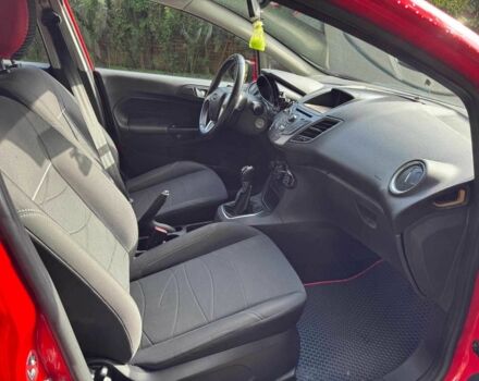 Красный Форд Фиеста, объемом двигателя 1 л и пробегом 130 тыс. км за 5740 $, фото 11 на Automoto.ua