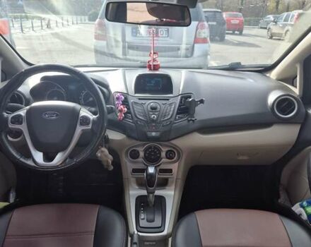 Форд Фієста 2013 у Харкові на Automoto.ua Червоний Форд Фієста, об'ємом двигуна 1.6 л та пробігом 178 тис. км за 5400 $, фото 10 на Automoto.ua