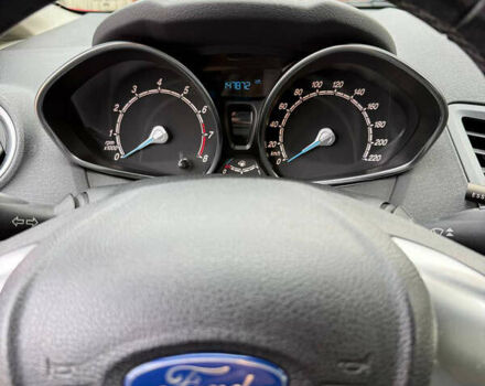 Червоний Форд Фієста, об'ємом двигуна 1.1 л та пробігом 147 тис. км за 6500 $, фото 8 на Automoto.ua