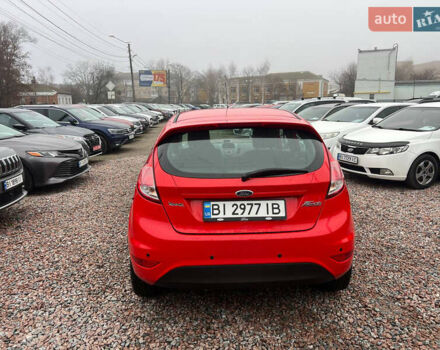 Червоний Форд Фієста, об'ємом двигуна 1.6 л та пробігом 59 тис. км за 8300 $, фото 5 на Automoto.ua