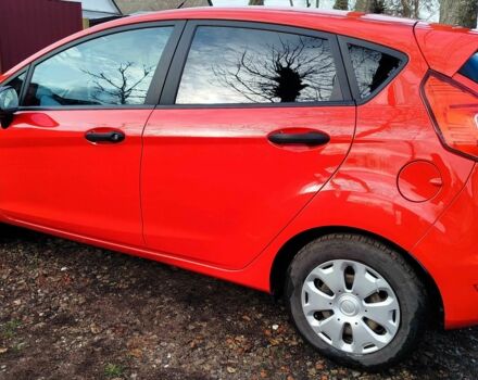 Червоний Форд Фієста, об'ємом двигуна 1 л та пробігом 57 тис. км за 6800 $, фото 4 на Automoto.ua