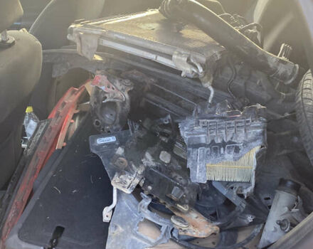 Красный Форд Фиеста, объемом двигателя 1 л и пробегом 80 тыс. км за 2200 $, фото 6 на Automoto.ua