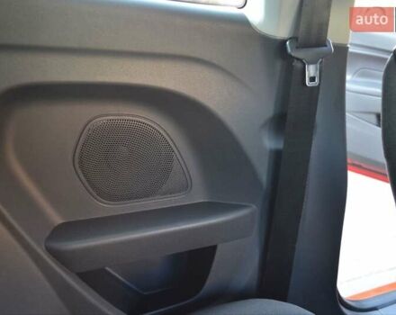 Красный Форд Фиеста, объемом двигателя 1.24 л и пробегом 189 тыс. км за 5600 $, фото 14 на Automoto.ua