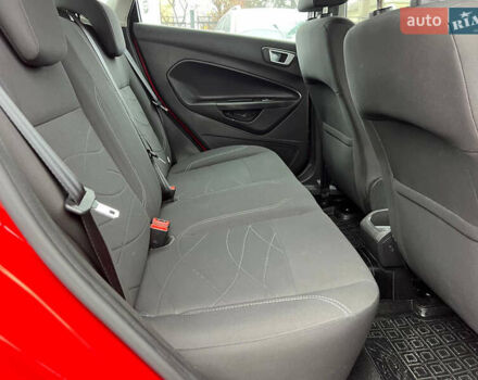 Червоний Форд Фієста, об'ємом двигуна 1.6 л та пробігом 59 тис. км за 8300 $, фото 10 на Automoto.ua