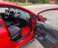Красный Форд Фиеста, объемом двигателя 1 л и пробегом 99 тыс. км за 6700 $, фото 5 на Automoto.ua