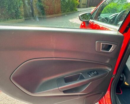 Красный Форд Фиеста, объемом двигателя 1 л и пробегом 130 тыс. км за 5740 $, фото 23 на Automoto.ua