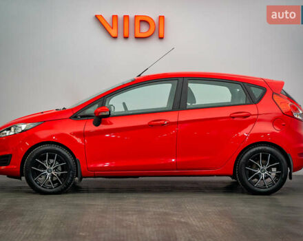 Красный Форд Фиеста, объемом двигателя 1 л и пробегом 100 тыс. км за 6995 $, фото 2 на Automoto.ua
