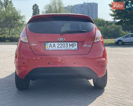 Красный Форд Фиеста, объемом двигателя 1 л и пробегом 63 тыс. км за 8500 $, фото 5 на Automoto.ua