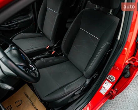 Красный Форд Фиеста, объемом двигателя 1 л и пробегом 100 тыс. км за 6995 $, фото 8 на Automoto.ua