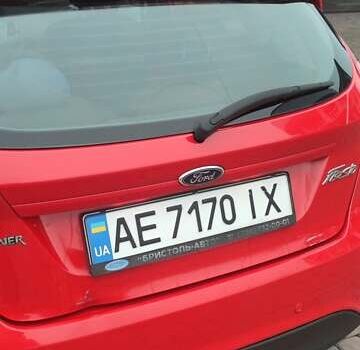 Красный Форд Фиеста, объемом двигателя 1.5 л и пробегом 307 тыс. км за 6500 $, фото 2 на Automoto.ua