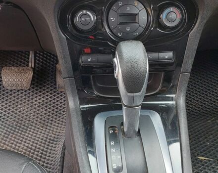 Красный Форд Фиеста, объемом двигателя 1.6 л и пробегом 104 тыс. км за 4000 $, фото 6 на Automoto.ua