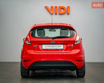 Красный Форд Фиеста, объемом двигателя 1 л и пробегом 100 тыс. км за 6995 $, фото 5 на Automoto.ua