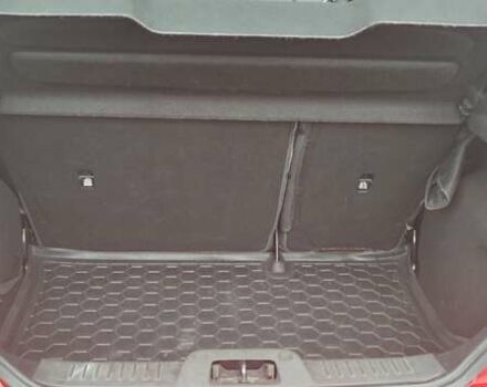 Красный Форд Фиеста, объемом двигателя 1.5 л и пробегом 307 тыс. км за 6500 $, фото 3 на Automoto.ua