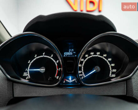 Красный Форд Фиеста, объемом двигателя 1 л и пробегом 100 тыс. км за 6995 $, фото 12 на Automoto.ua