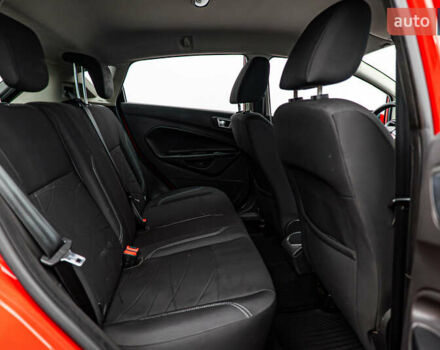 Красный Форд Фиеста, объемом двигателя 1 л и пробегом 100 тыс. км за 6995 $, фото 17 на Automoto.ua