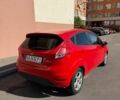 Красный Форд Фиеста, объемом двигателя 1 л и пробегом 70 тыс. км за 8499 $, фото 5 на Automoto.ua