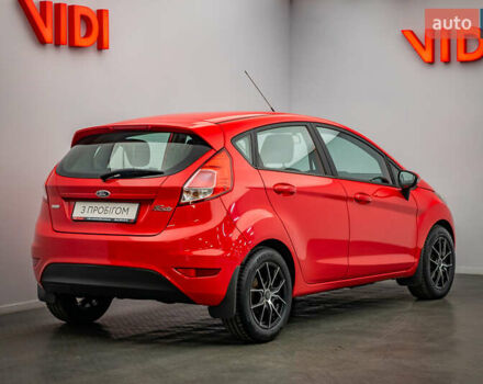 Красный Форд Фиеста, объемом двигателя 1 л и пробегом 100 тыс. км за 6995 $, фото 1 на Automoto.ua