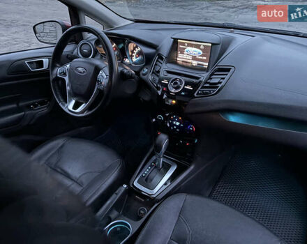 Червоний Форд Фієста, об'ємом двигуна 1.6 л та пробігом 104 тис. км за 7500 $, фото 36 на Automoto.ua