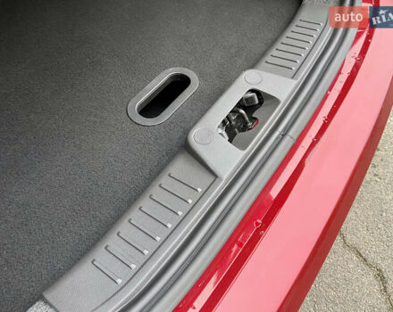 Червоний Форд Фієста, об'ємом двигуна 1.6 л та пробігом 7 тис. км за 9150 $, фото 94 на Automoto.ua