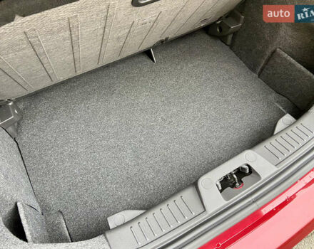 Червоний Форд Фієста, об'ємом двигуна 1.6 л та пробігом 7 тис. км за 9150 $, фото 96 на Automoto.ua