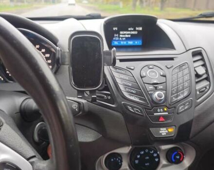 Красный Форд Фиеста, объемом двигателя 1.6 л и пробегом 204 тыс. км за 7500 $, фото 3 на Automoto.ua