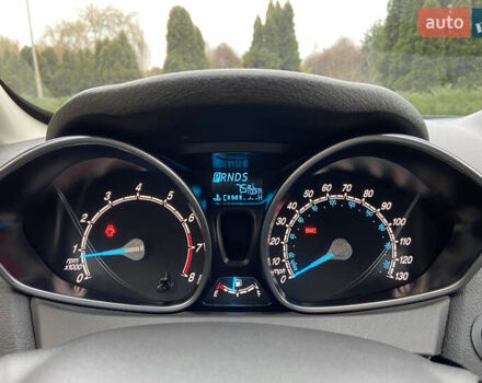 Червоний Форд Фієста, об'ємом двигуна 1.6 л та пробігом 7 тис. км за 9150 $, фото 82 на Automoto.ua