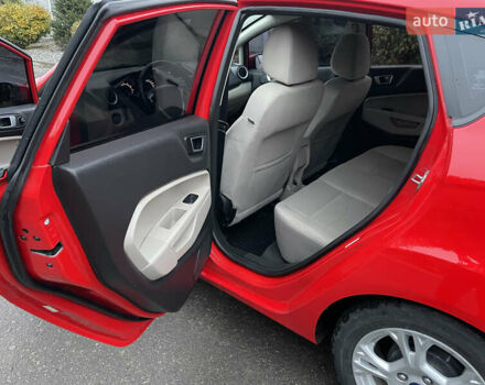 Красный Форд Фиеста, объемом двигателя 1.6 л и пробегом 127 тыс. км за 8000 $, фото 11 на Automoto.ua