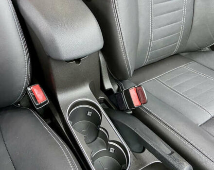 Червоний Форд Фієста, об'ємом двигуна 1.6 л та пробігом 7 тис. км за 9150 $, фото 68 на Automoto.ua