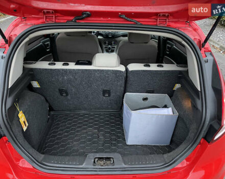 Красный Форд Фиеста, объемом двигателя 1.6 л и пробегом 127 тыс. км за 8000 $, фото 15 на Automoto.ua