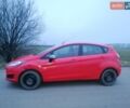 Красный Форд Фиеста, объемом двигателя 1 л и пробегом 43 тыс. км за 6200 $, фото 5 на Automoto.ua