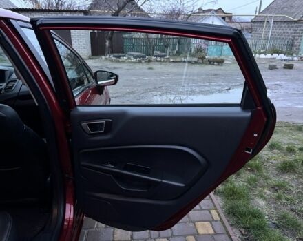 Червоний Форд Фієста, об'ємом двигуна 1.6 л та пробігом 104 тис. км за 7500 $, фото 16 на Automoto.ua