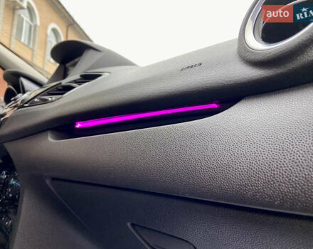 Червоний Форд Фієста, об'ємом двигуна 1.6 л та пробігом 7 тис. км за 9150 $, фото 85 на Automoto.ua