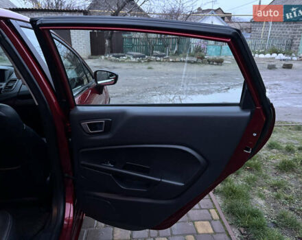 Червоний Форд Фієста, об'ємом двигуна 1.6 л та пробігом 104 тис. км за 7500 $, фото 26 на Automoto.ua