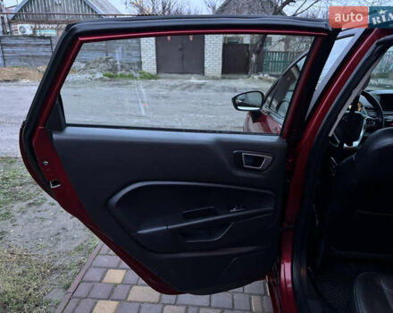 Червоний Форд Фієста, об'ємом двигуна 1.6 л та пробігом 104 тис. км за 7500 $, фото 24 на Automoto.ua