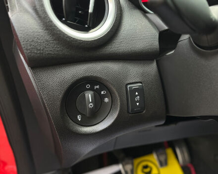 Красный Форд Фиеста, объемом двигателя 1.6 л и пробегом 132 тыс. км за 9500 $, фото 13 на Automoto.ua