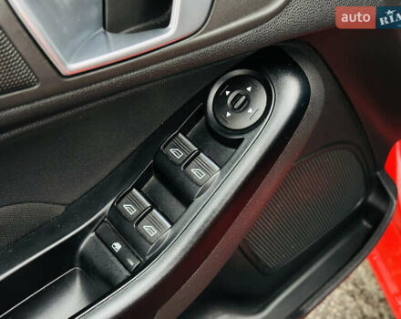 Красный Форд Фиеста, объемом двигателя 1 л и пробегом 56 тыс. км за 8800 $, фото 25 на Automoto.ua