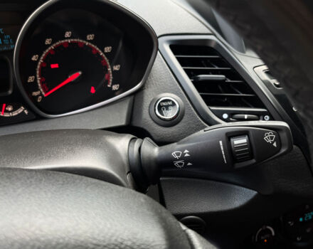 Красный Форд Фиеста, объемом двигателя 1.6 л и пробегом 132 тыс. км за 9500 $, фото 19 на Automoto.ua