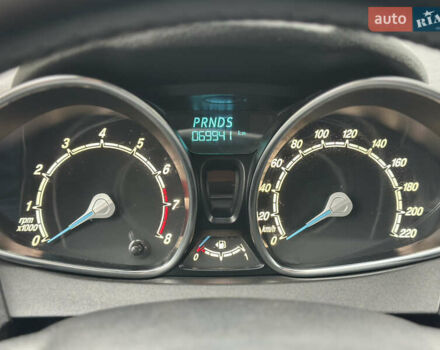 Красный Форд Фиеста, объемом двигателя 1 л и пробегом 70 тыс. км за 8500 $, фото 27 на Automoto.ua