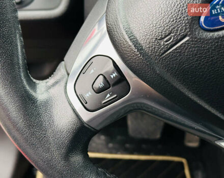 Красный Форд Фиеста, объемом двигателя 1 л и пробегом 56 тыс. км за 8800 $, фото 28 на Automoto.ua