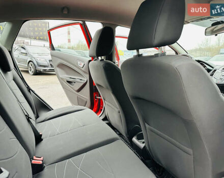 Красный Форд Фиеста, объемом двигателя 1 л и пробегом 56 тыс. км за 8800 $, фото 17 на Automoto.ua