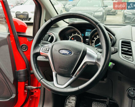 Красный Форд Фиеста, объемом двигателя 1 л и пробегом 56 тыс. км за 8800 $, фото 20 на Automoto.ua