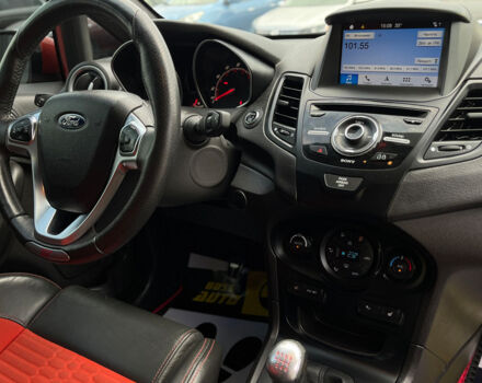 Красный Форд Фиеста, объемом двигателя 1.6 л и пробегом 132 тыс. км за 9500 $, фото 24 на Automoto.ua