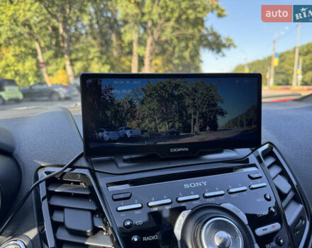 Червоний Форд Фієста, об'ємом двигуна 1.6 л та пробігом 110 тис. км за 9500 $, фото 23 на Automoto.ua