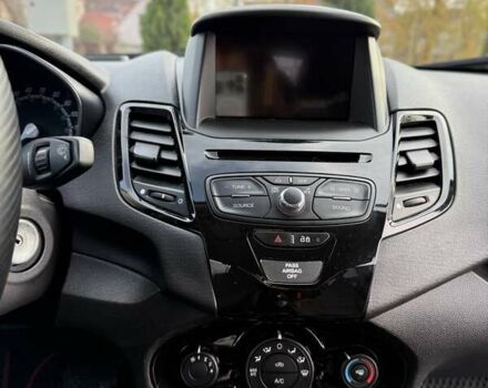 Красный Форд Фиеста, объемом двигателя 1.6 л и пробегом 238 тыс. км за 7700 $, фото 18 на Automoto.ua