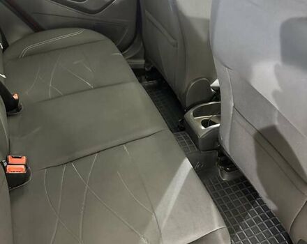 Красный Форд Фиеста, объемом двигателя 1 л и пробегом 65 тыс. км за 9400 $, фото 10 на Automoto.ua