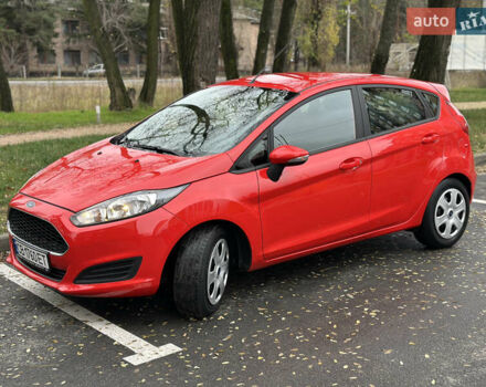 Красный Форд Фиеста, объемом двигателя 1 л и пробегом 70 тыс. км за 8500 $, фото 3 на Automoto.ua