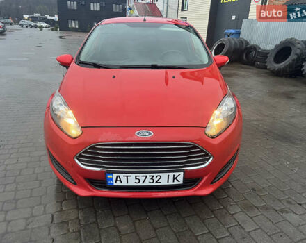 Красный Форд Фиеста, объемом двигателя 1.24 л и пробегом 200 тыс. км за 3500 $, фото 1 на Automoto.ua