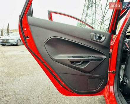 Красный Форд Фиеста, объемом двигателя 1 л и пробегом 56 тыс. км за 8800 $, фото 16 на Automoto.ua