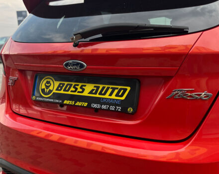 Красный Форд Фиеста, объемом двигателя 1.6 л и пробегом 132 тыс. км за 9500 $, фото 9 на Automoto.ua