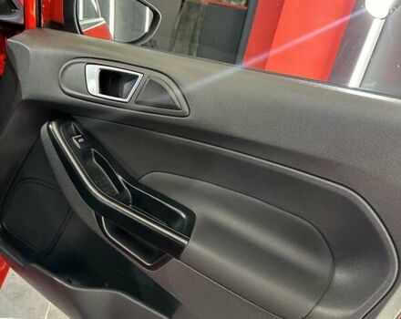 Красный Форд Фиеста, объемом двигателя 1 л и пробегом 65 тыс. км за 9400 $, фото 11 на Automoto.ua